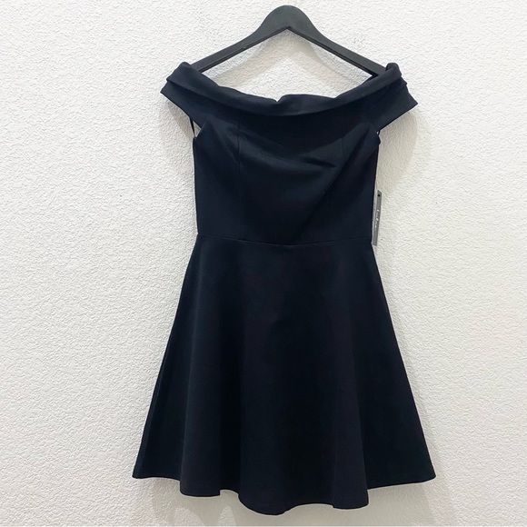 LULU’s JD7678 Season of Fun Black Off-Shoulder Skater Dress Size S - Picture 6 of 15